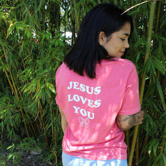 Jesus loves you bow tee